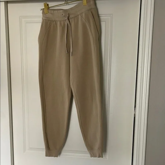 Lululemon Scuba High-Rise Joggers- Trench - Picture 3 of 9